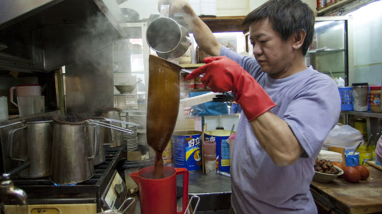 Pulling Hong Kong-style milk tea