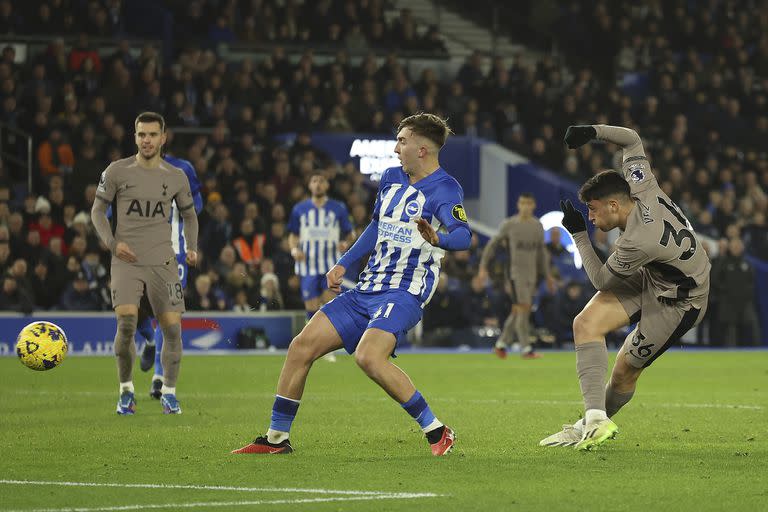 Alejo Veliz convirtió en la derrota de Tottenham ante Brighton