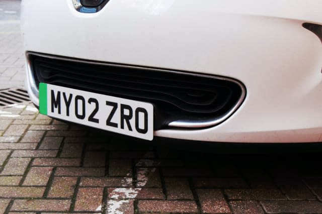 Green number plates that could give electric car drivers perks get go-ahead