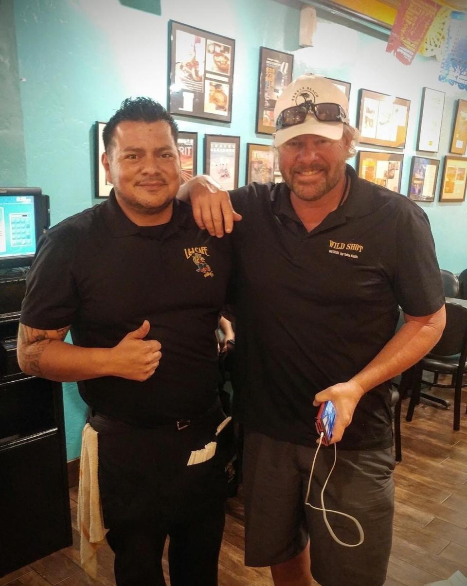 Toby Keith made a visit to the legendary L&J's Café in 2018.