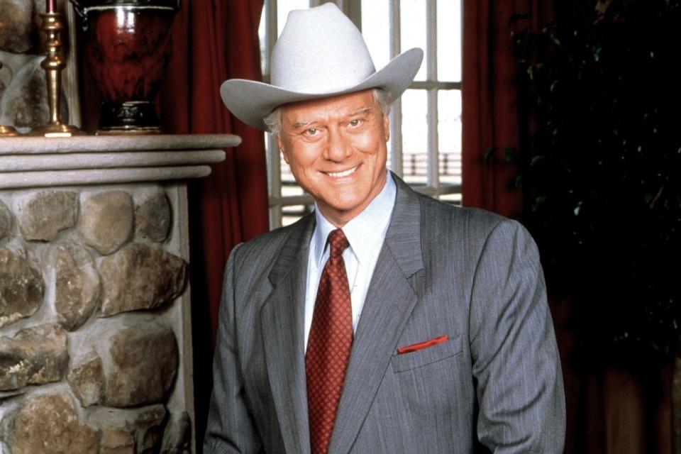 Am 21. September wäre er 90 Jahre alt geworden: Larry Hagman gehörte zu den bekanntesten Schauspielern der Erde - und es war seine "Dallas"-Rolle, die ihn weltweit zum Star werden ließ. Als J.R. Ewing war er der unumstrittener Star der Serie. 378 Folgen lang sorgte Hagman dafür, dass die TV-Zuschauer überall auf der Welt ein einziges großes Feindbild hatten. (Bild: teleschau / Archiv)