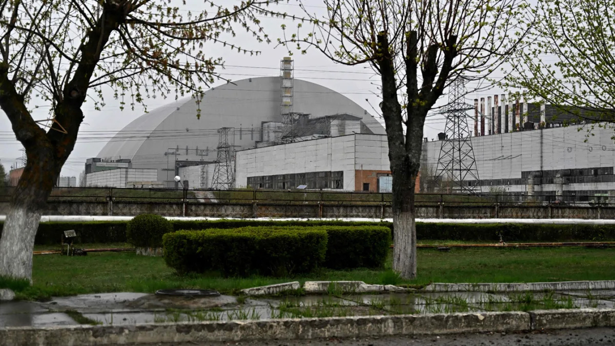 In the ruins of Chernobyl, Ukraine waits for Russia — again