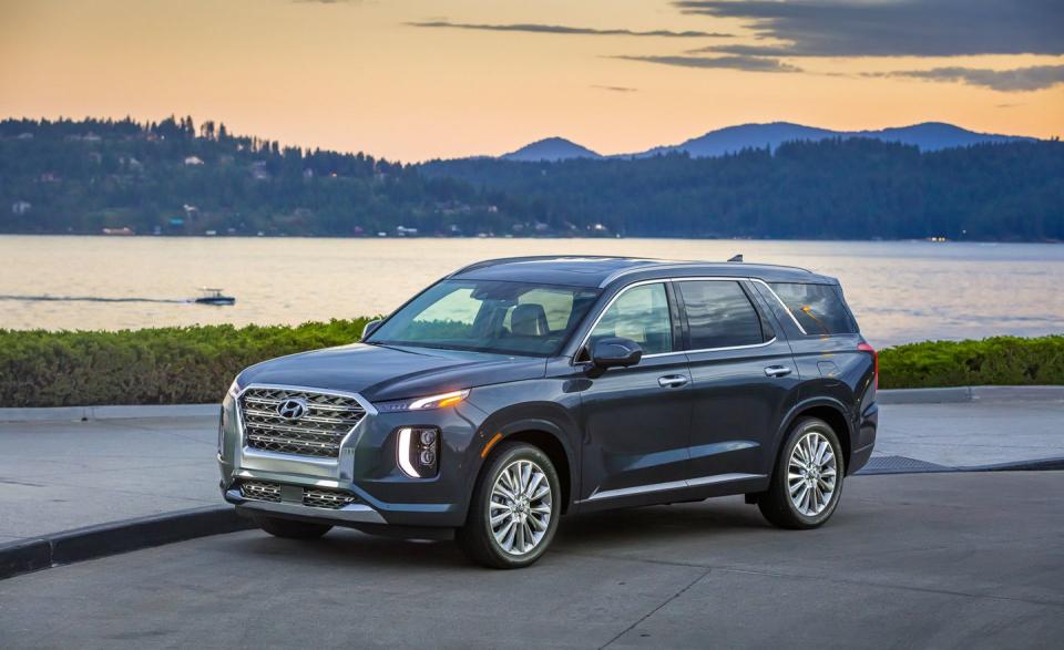 <p>Hyundai offers three instrument panels on the Palisade. The SE trim utilizes analog gauges. SEL models receive a 7.0-inch digital display. And the top-tier Limited comes standard with a 12.3-inch digital cluster. </p>