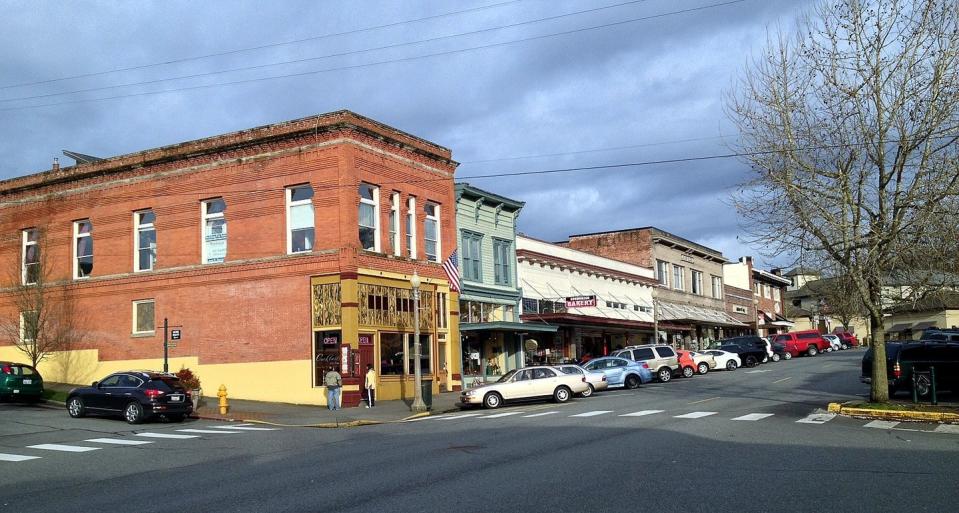 <p>The "Antiques Capital of the Northwest" is home to more than 175 dealers. From <a href="http://www.historicdowntownsnohomish.org/antiques.aspx" rel="nofollow noopener" target="_blank" data-ylk="slk:multi-seller malls to more curated shops;elm:context_link;itc:0;sec:content-canvas" class="link ">multi-seller malls to more curated shops</a>, this is the place to go for all things vintage (and beyond).</p><p><a href="https://flic.kr/p/dVVZ8y" rel="nofollow noopener" target="_blank" data-ylk="slk:[link href="https://flic.kr/p/dVVZ8y" target="_blank" link_updater_label="external"]Photo via Flickr;elm:context_link;itc:0;sec:content-canvas" class="link "><em>[link href="https://flic.kr/p/dVVZ8y" target="_blank" link_updater_label="external"]Photo via Flickr</em></a></p>