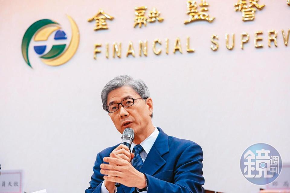 金管會主委黃天牧替國泰金緩頰，表示相關案件目前還在調查當中。