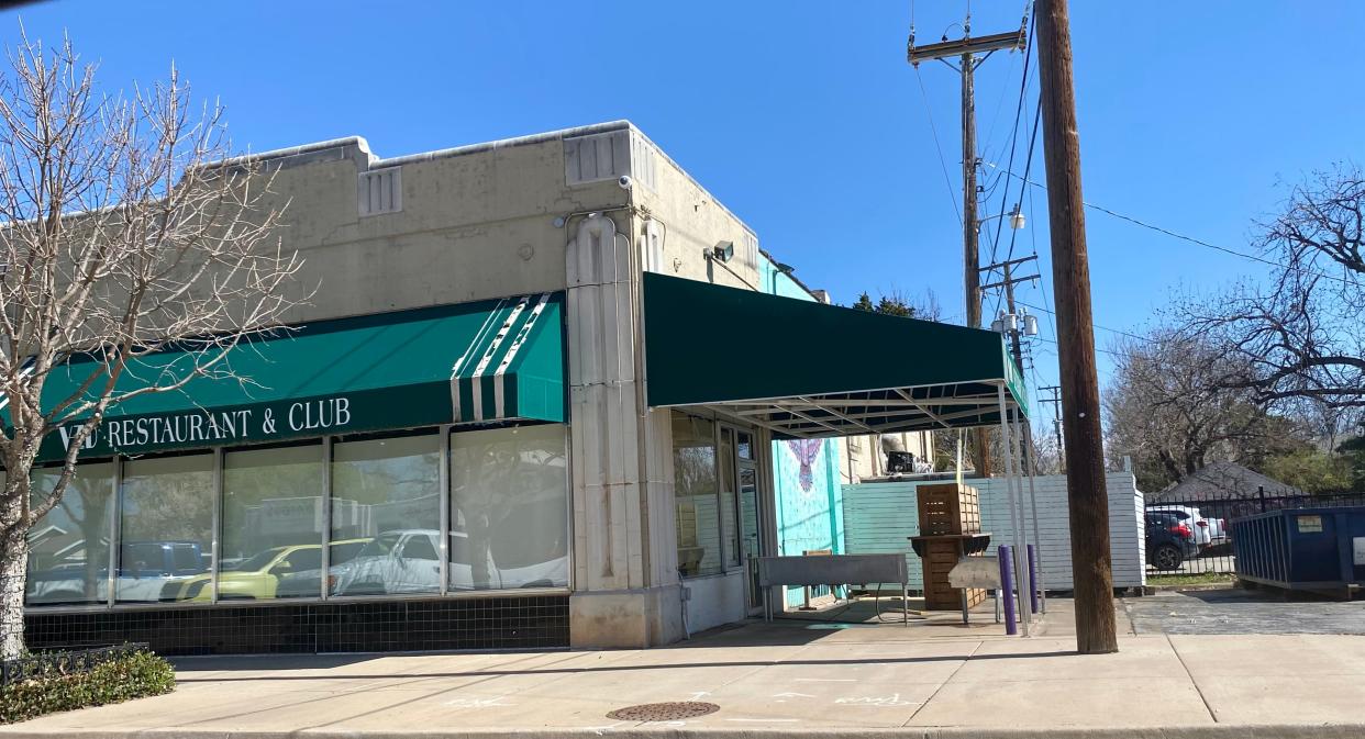 The windows are covered with paper, sinks sit outside and a large dumpster is on site at the location that was formerly VZDs at 4200 N Western Ave. A new restaurant called Raven is expected to open in the space in the coming months.