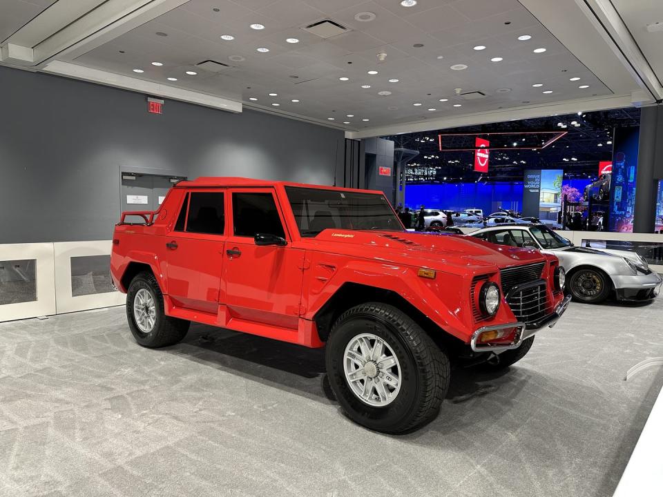 lamborghini lm002