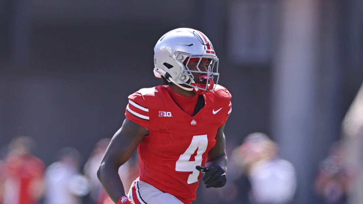 LeBron James was blown away when Ohio State freshman Jeremiah Smith made two one-handed catches on the same drive