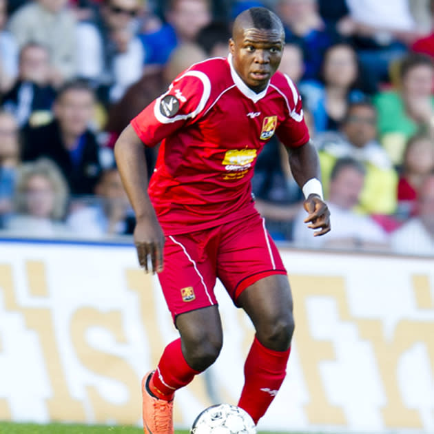 Nom: Jores Okore<br>Poste: Défenseur<br>Date de naissance (Âge): 11/08/1992 (19)<br>Numéro: 13<br>Club: Nordsjælland (Danemark DEN)