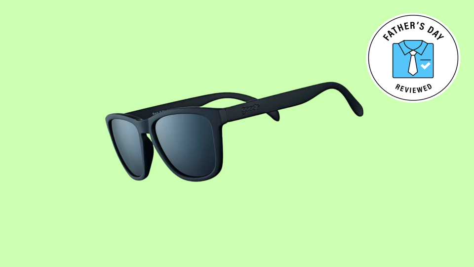 Father’s Day gifts for golf dads: Back 9 Blackout Sunglasses for Golders.