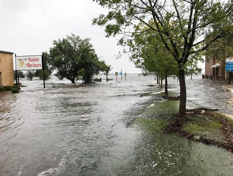 New Bern Alerts, a new partnership between the City of New Bern and CivicReady,  provides urgent notifications, emergency instructions, and warnings, via email, text message, and voicemail alert.