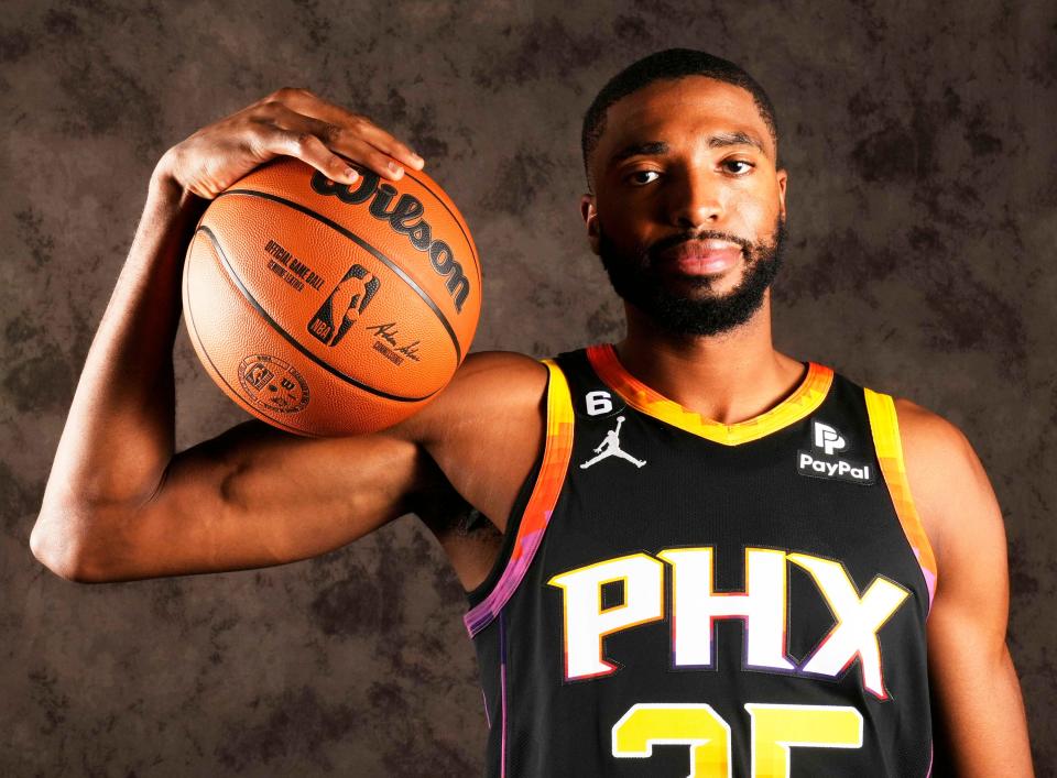 Phoenix Suns Mikal Bridges (25) at media day in Phoenix on Sept. 26, 2022.