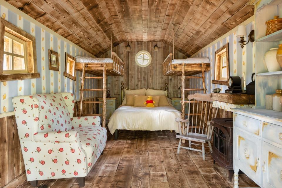 Winnie the Pooh Bedroom Airbnb