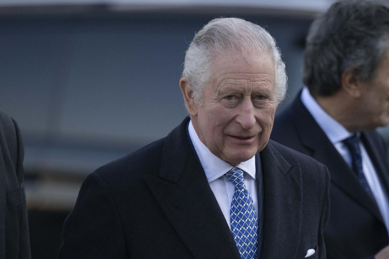 LONDON, UNITED KINGDOM - FEBRUARY 14: King Charles III visits the tent set up for Syrian earthquake victims after 7.7 and 7.6 earthquakes centered in Turkiye effected Syria at Trafalgar Square in London, United Kingdom on February 14, 2023. (Photo by Rasid Necati Aslim/Anadolu Agency via Getty Images)