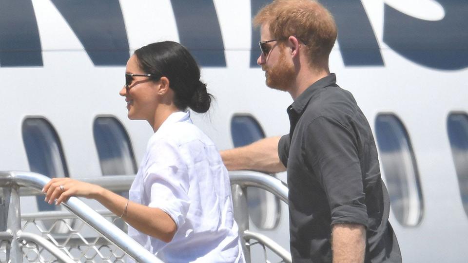 meghan markle prince harry airport