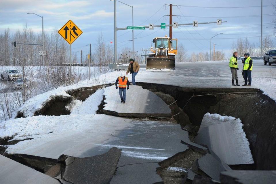 Minnesota Drive Expressway in Anchorage