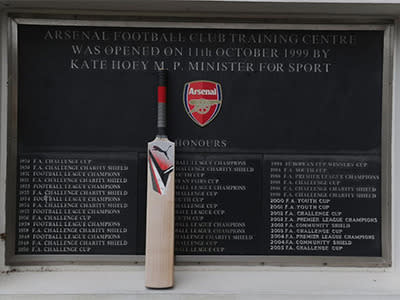 #PutYourBatsOut even spread to the EPL.