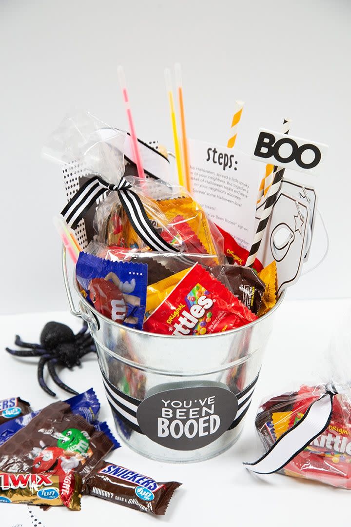 halloween candy boo basket spooky basket ideas