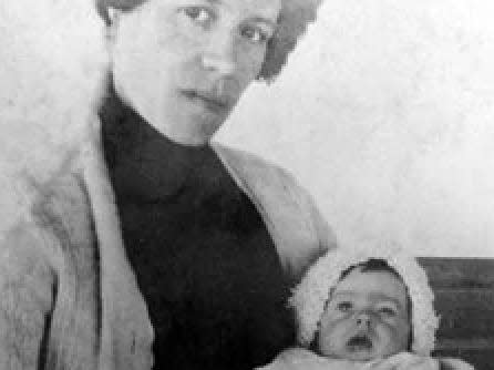 millvina dean and her mother