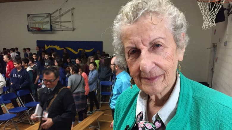 Holocaust survivor Eva Olsson visits McKernan School
