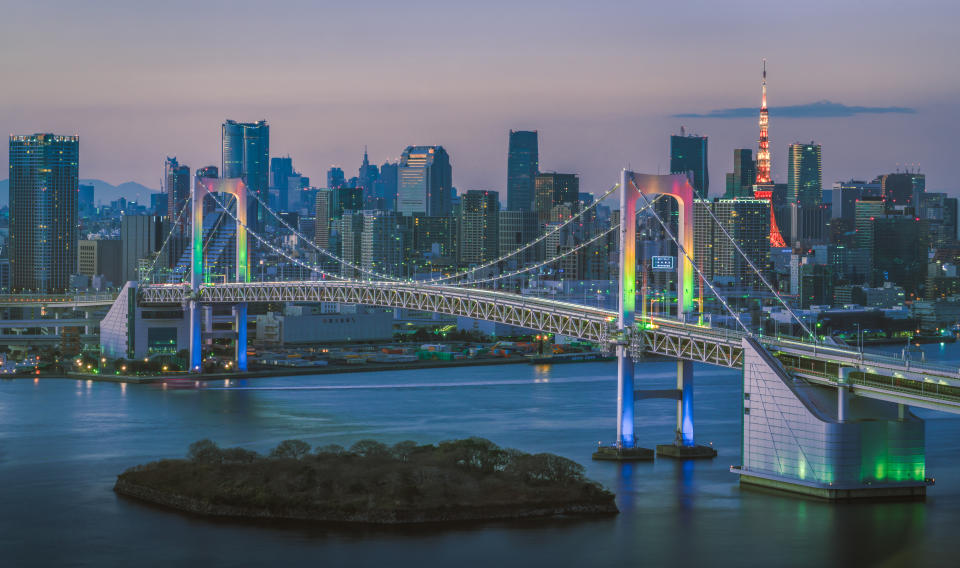 Rainbow Bridge, Tokyo, Japan. (Photo: Gettyimages)