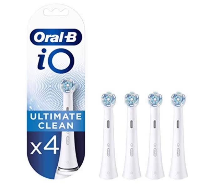 Oral-B iO Testine Spazzolino Elettrico, Confezione da 4 pezzi, Ultimate Clean, Bianco
