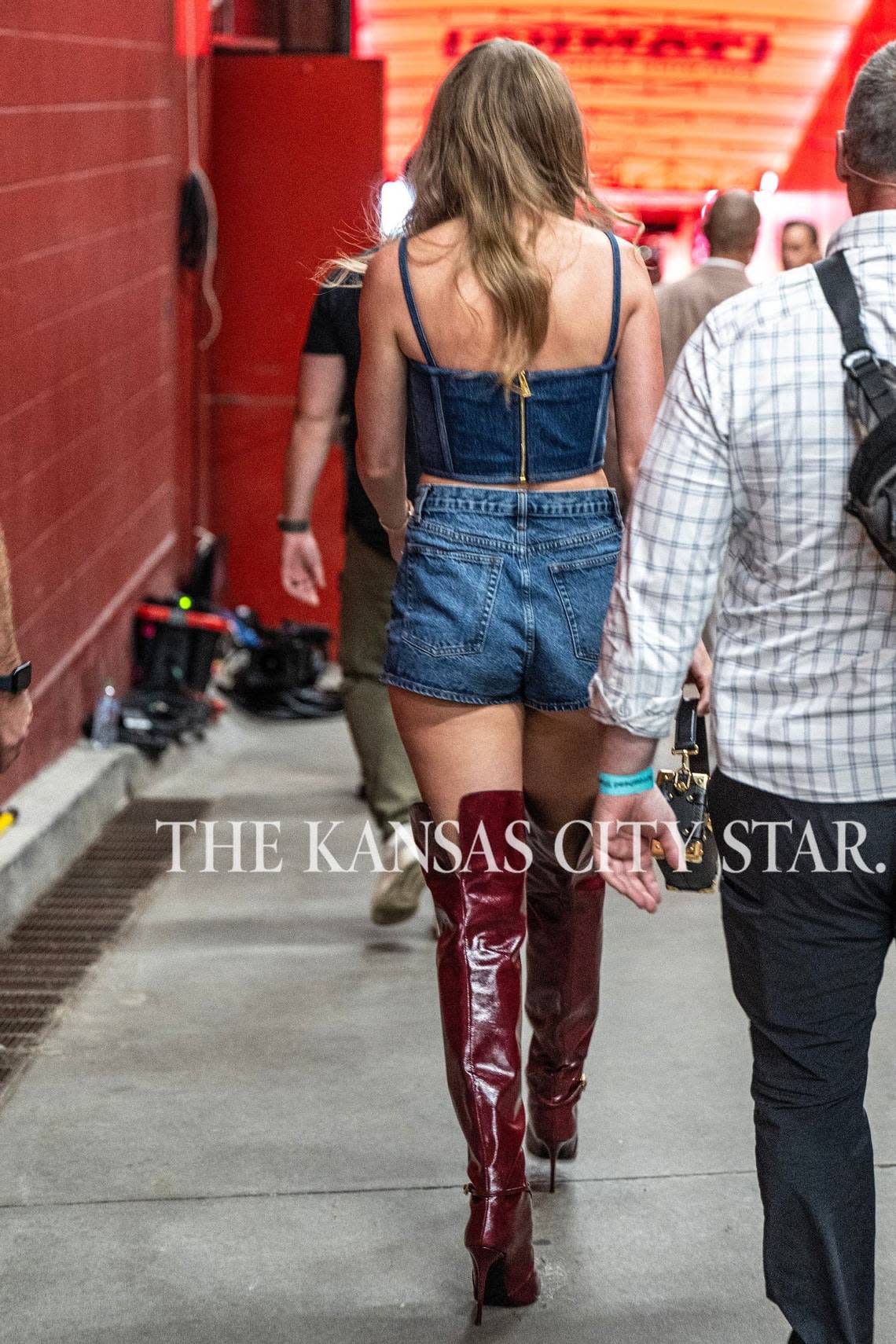 Those boots were made for talkin’ ... and fans said they were fabulous.