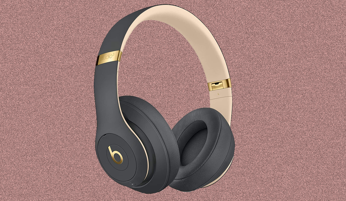 Hear everything (or nothing) clearly with these top-rated Beats wireless headphones! (Photo: Amazon)