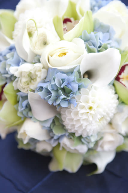 16 ramos de novia con flores azules