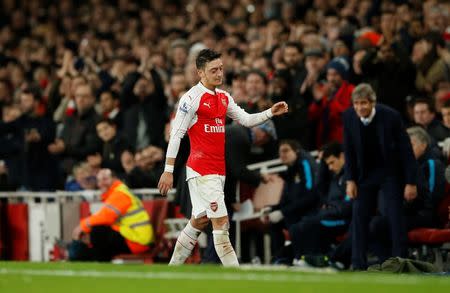 Football Soccer - Arsenal v Manchester City - Barclays Premier League - Emirates Stadium - 21/12/15 Manchester City manager Manuel Pellegrini looks on as Arsenal's Mesut Ozil is substituted Action Images via Reuters / John Sibley Livepic