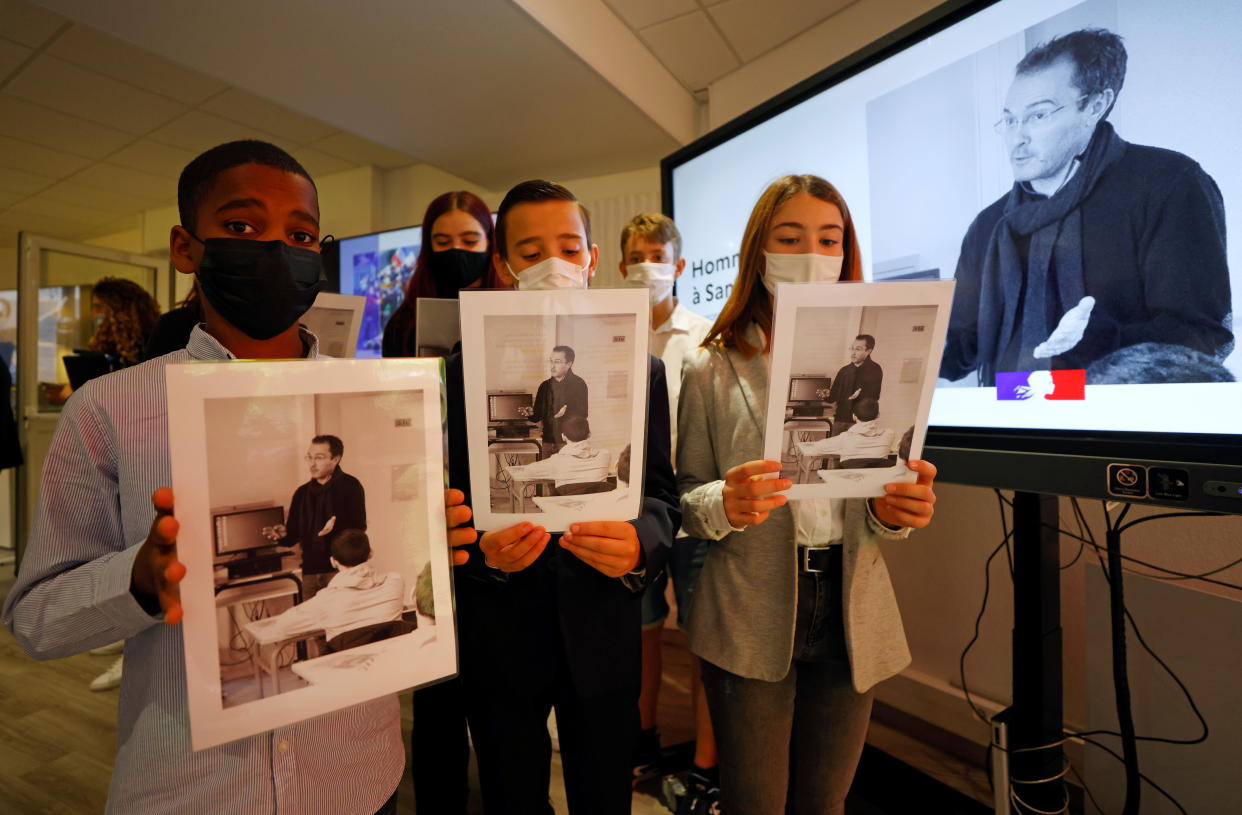 Les établissements scolaires sont invités par le ministère de l'Education à rendre hommage vendredi 14 octobre ou lundi 17 octobre à Samuel Paty, deux ans après son assassinat