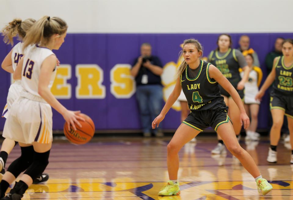 Northeastern sophomore Ava Mikesell defends Hagerstown sophomore Sydney Martindale during the Wayne County Tournament championship Jan. 7, 2023.
