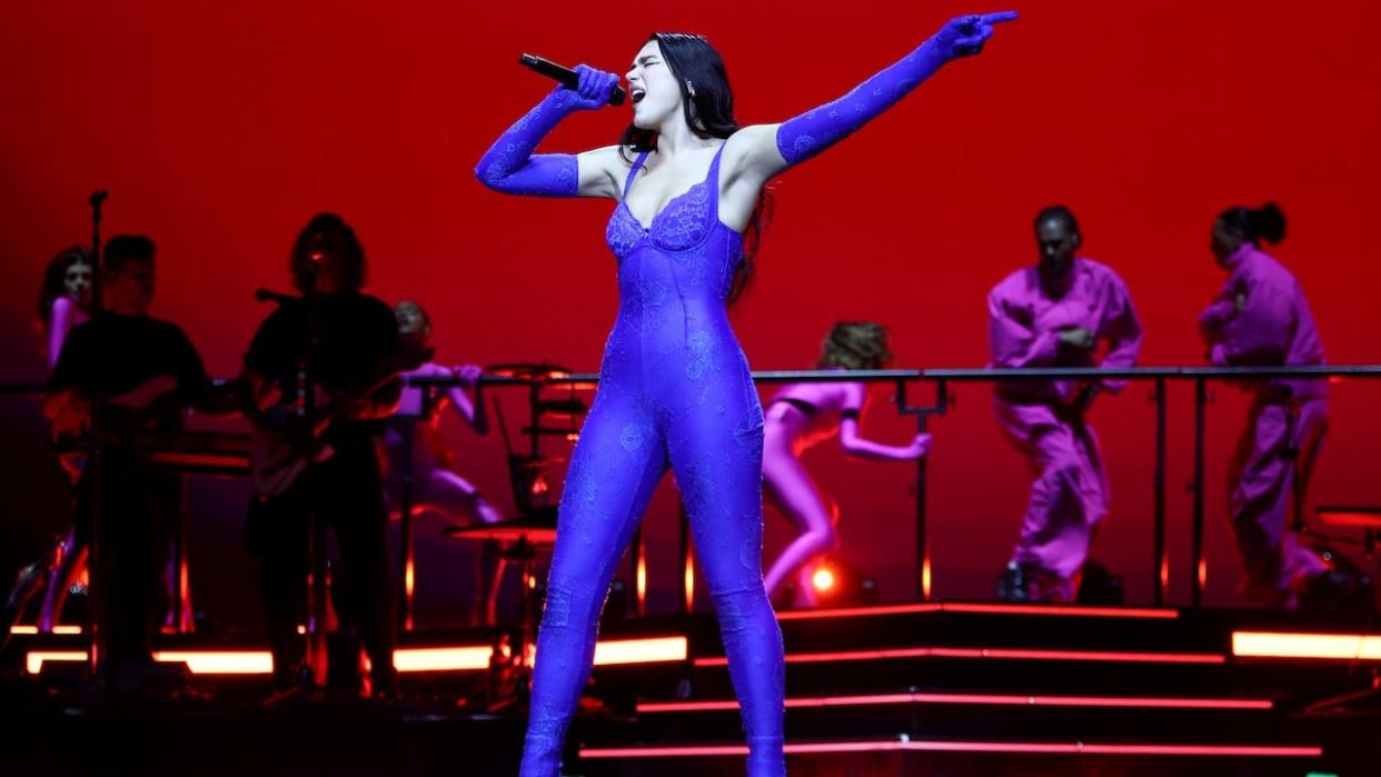 Dua Lipa Review – Seven-Year-Old Lola Critiques Pop Star's Sydney Show