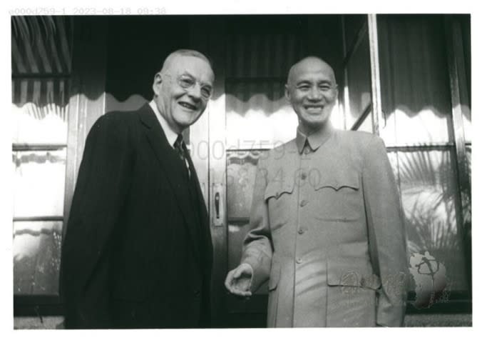 蔣中正總統於1958年10月22日設宴款待美國國務卿杜勒斯。 圖:國史館提供