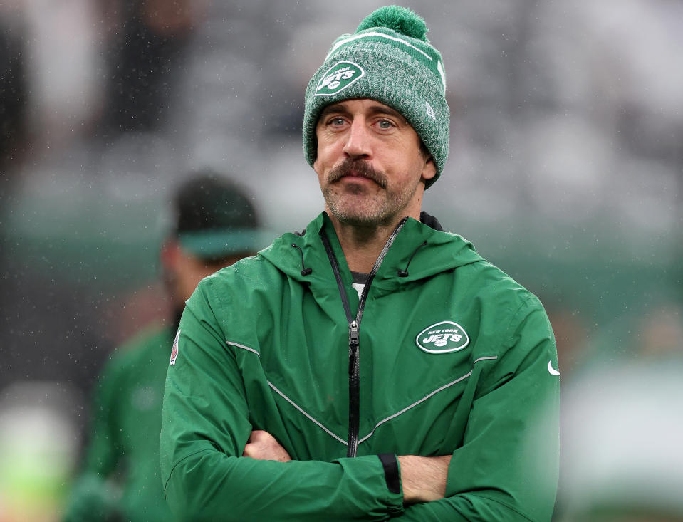 EAST RUTHERFORD, NEW JERSEY – DECEMBER 03: Aaron Rodgers #8 of the New York Jets looks on during warm ups prior to the game against the Atlanta Falcons at MetLife Stadium on December 03, 2023 in East Rutherford, New Jersey. (Photo by Al Bello/Getty Images)