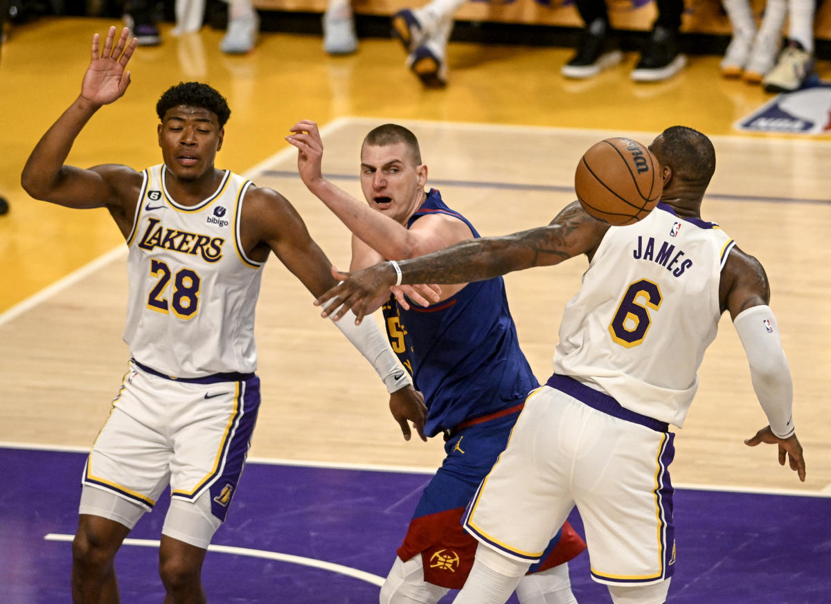 NBA playoffs Lakers make lineup change vs. Nuggets for Game 4; live
