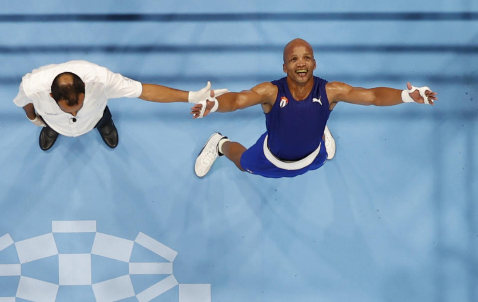 El cubano Roniel Iglesias logró en Tokio su segundo oro, que es su tercera presea olímpica luego del bronce de Beijing 2008 y del primer puesto en Londres 2012, ambos en el peso wélter ligero. Foto: Reuters