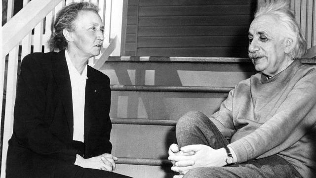Irene Curie y Albert Einstein