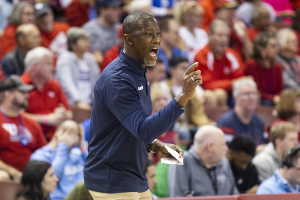 Dayton's head coach Anthony Grant instructs his players during the first half of an NCAA college basketball game against Houston during the Charleston Classic in Charleston, S.C., Sunday, Nov. 19, 2023. (AP Photo/Mic Smith)