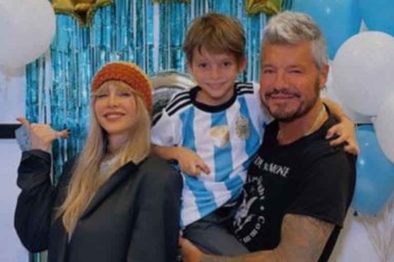 Lolo junto a sus padres, Guillermina Valdes y Marcelo Tinelli 