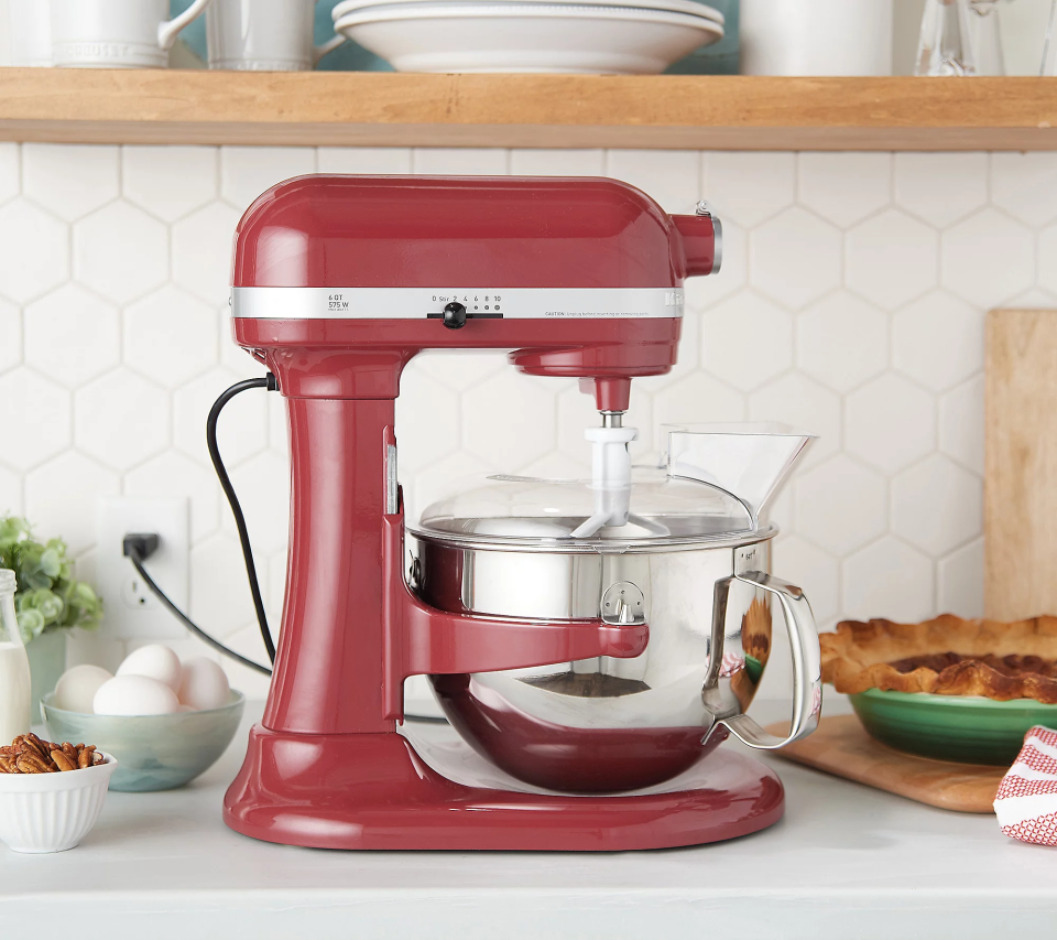 KitchenAid Pro 600 6-qt Bowl Lift Stand Mixer with Flex Edge