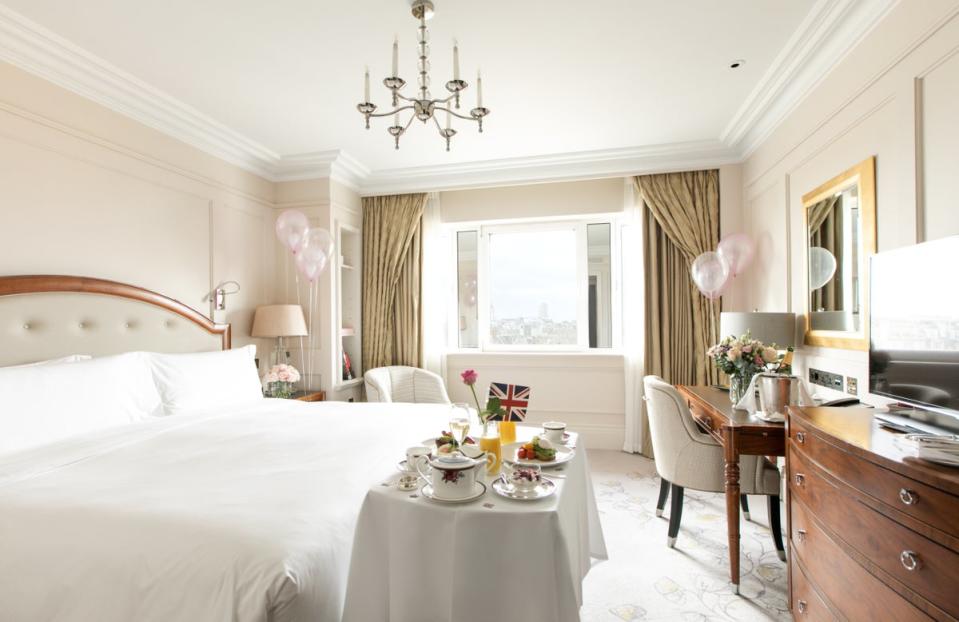 Breakfast in bed at The Langham (The Langham)