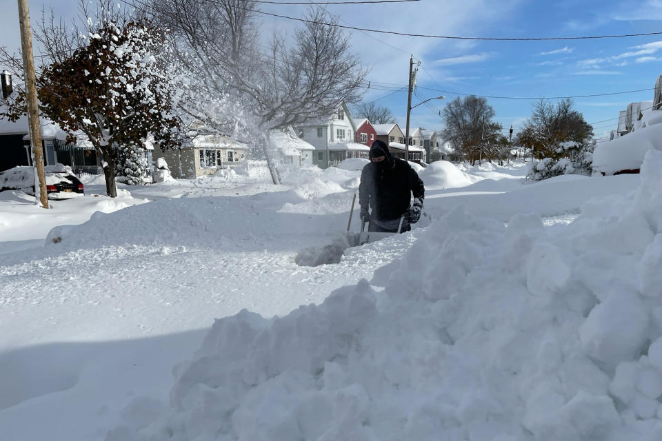 Escena de la tormenta invernal en Buffalo, Nueva York, el 19 de noviembre del 2022. (Bridget Haslinger via AP)