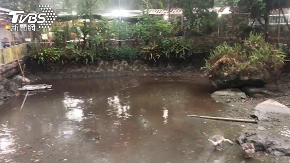 台南降下大雨。（圖／TVBS）