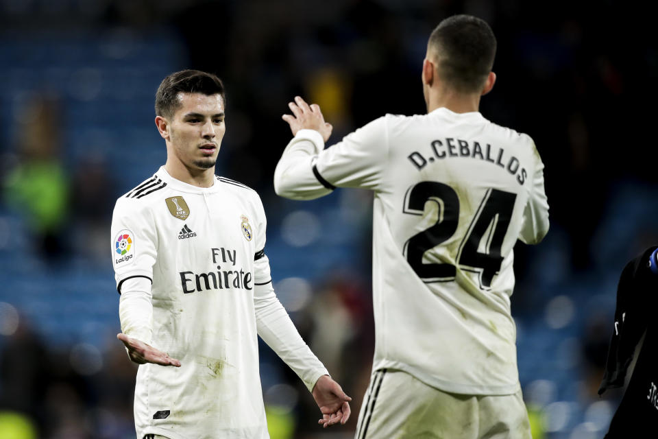 Dani Ceballos y Brahim Díaz se felicitan por un gol del Real Madrid.