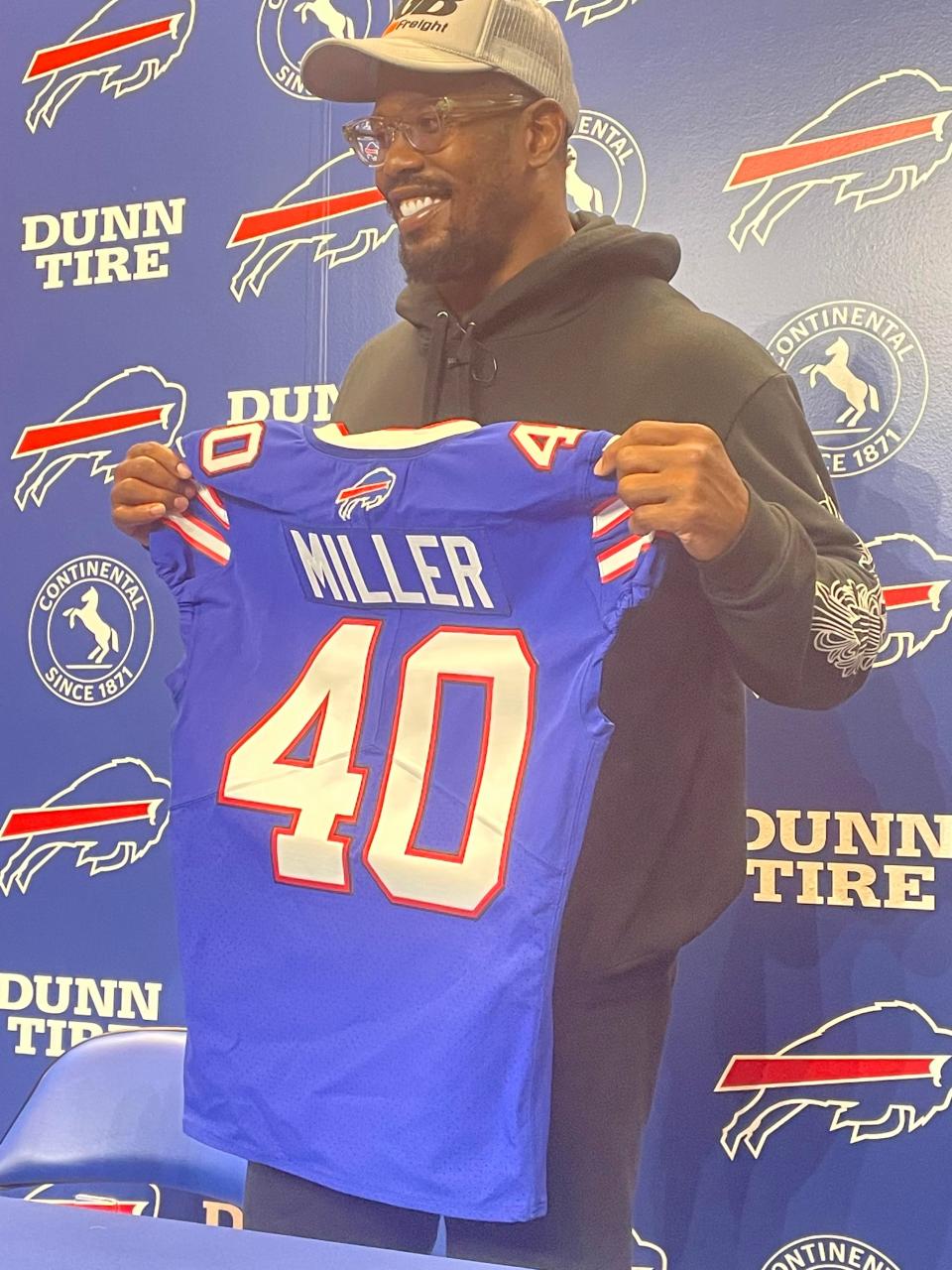 Von miller shows off his new No. 40 Bills jersey.
