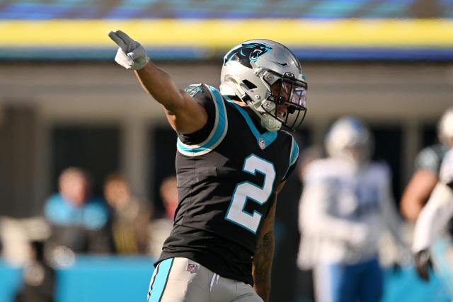 Bears trading No. 1 overall pick to Panthers for WR D.J. Moore, four draft  picks