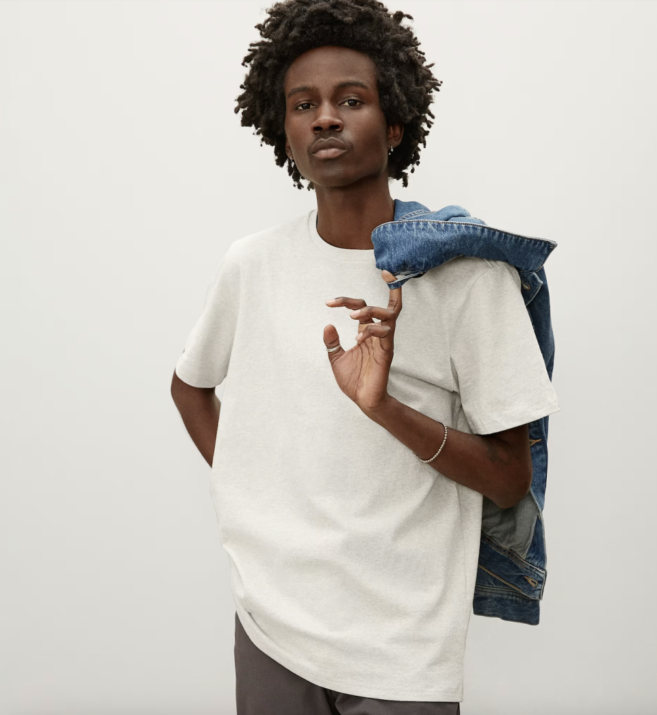 model wearing the Everlane heathered oatmeal t-shirt