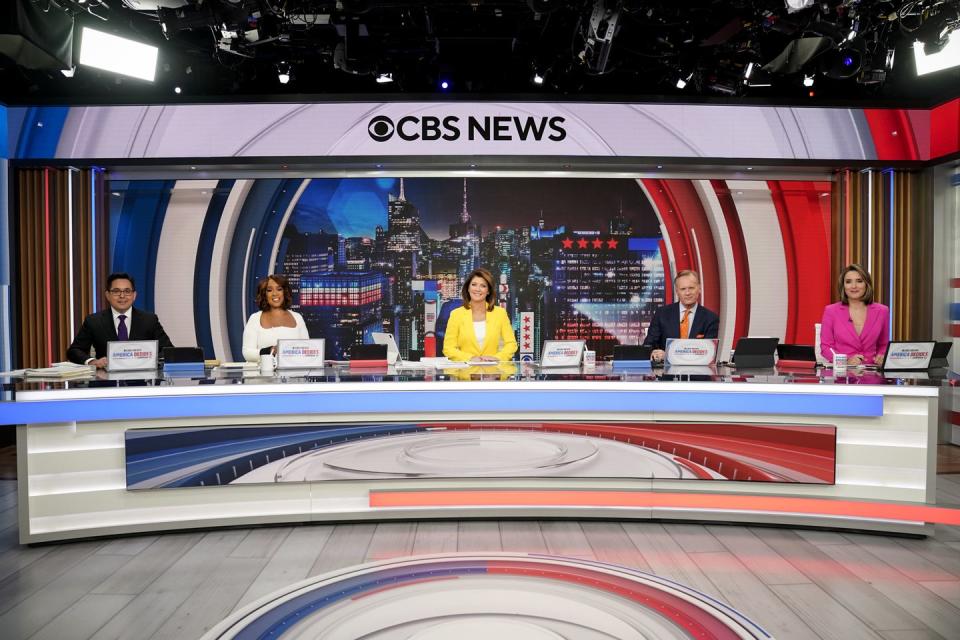 ed o'keefe, gayle king, norah o'donnell, john dickerson and margaret brennan from cbs news' 2022 election headquarters in times square for the 2022 midterms   photo michele crowecbs news ©2022 cbs broadcasting, inc all rights reserved