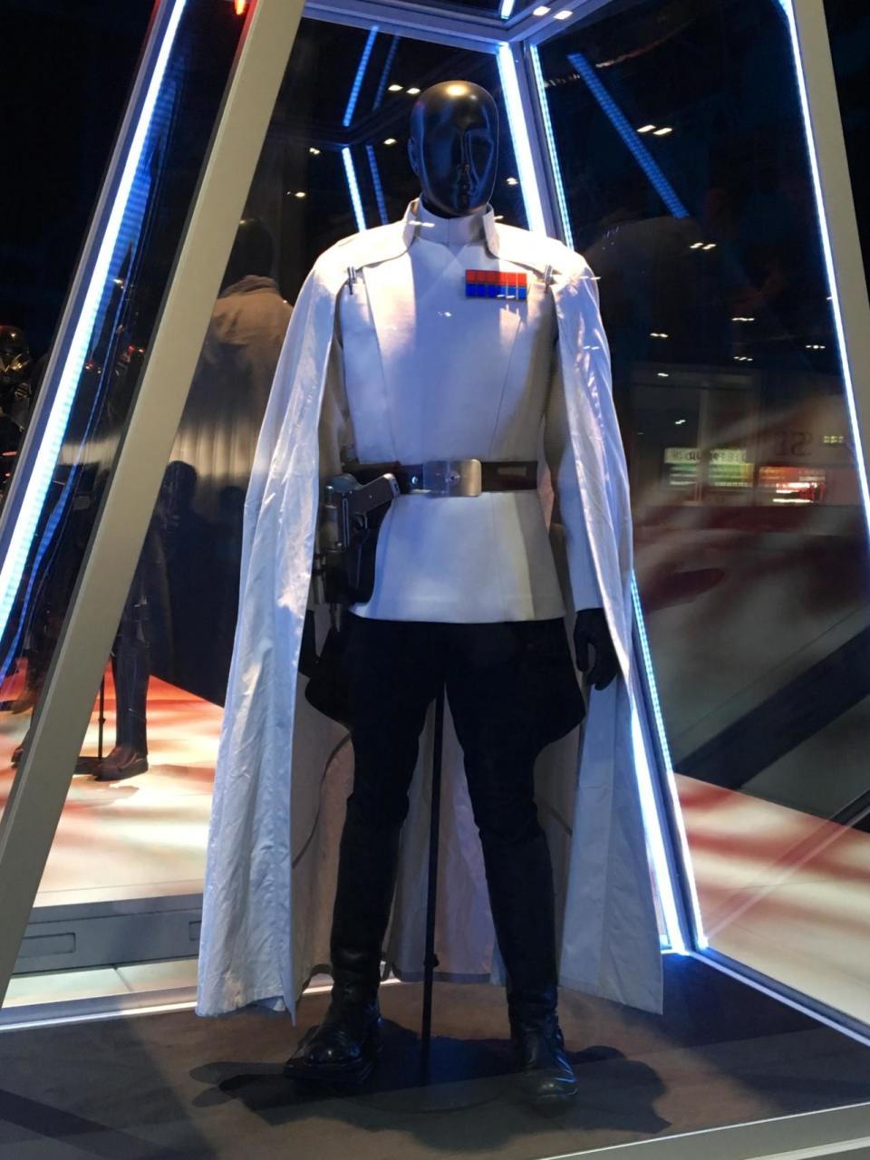 <p>The Imperial operative clearly favors the dark side of the force, but the “cruel but brilliant” Krennic (Ben Mendelsohn) will attempt to squash the Rebellion in pristine white wool. Dig that amazing cape.<br></p>